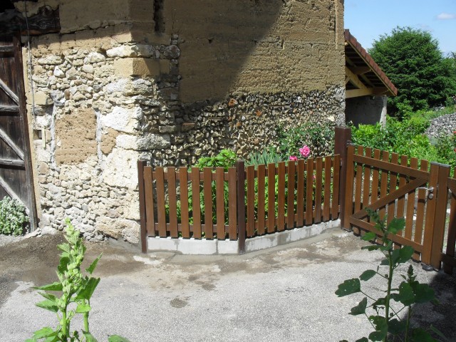 Chantier Ste Marie d'Alvey - clôtures bois / Les Jardins du Buis 73330 Le Pont-de-Beauvoisin