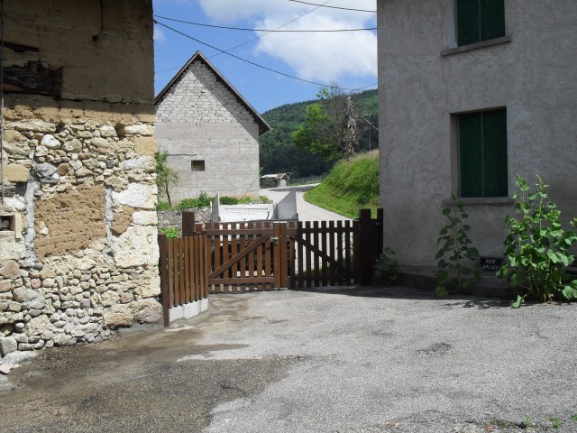 Chantier Ste Marie d'Alvey - clôtures bois / Les Jardins du Buis 73330 Le Pont-de-Beauvoisin
