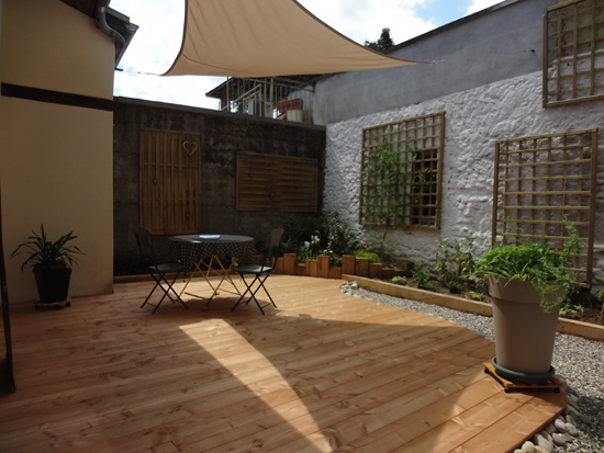 Terrasse réalisée par les Jardins du Buis à Saint-Genix sur Guiers