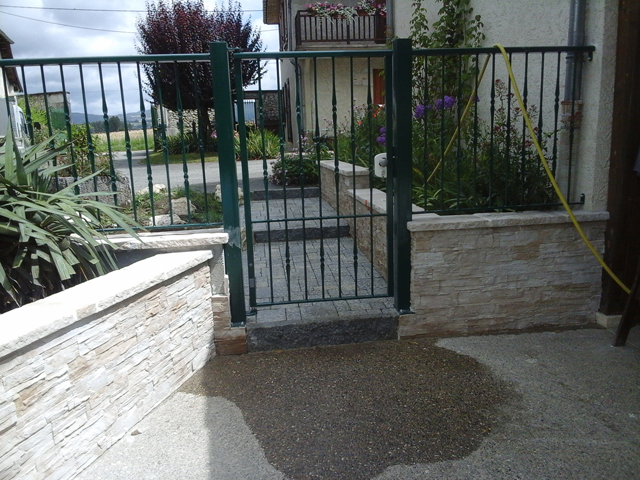 Muret, portail, dallage, pavés, bordure granit, portail Pépin, et pavés, Les Jardins du Buis, 73, 38, Pont de Beauvoisin