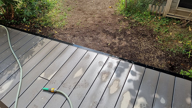 7- Terrasse composite et jardinière en traverses chêne, toile tissée et paillage minéral - Les Jardins du Buis à Chambéry-le-Vieux