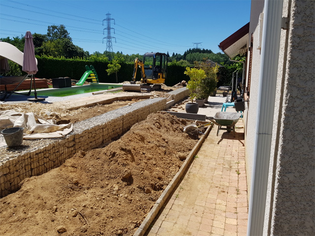 Chantier terrasse bois exotique Domessin - par Les Jardins du Buis, paysagiste, 73, 38