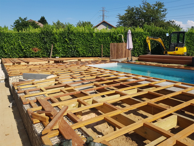 Chantier terrasse bois exotique Domessin - par Les Jardins du Buis, paysagiste, 73, 38